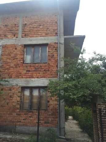 Къща на 3 етажа, с. Дюлево, общ. Стрелча, обл. Пазарджик