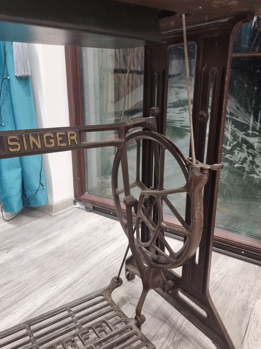 Masina de cusut singer