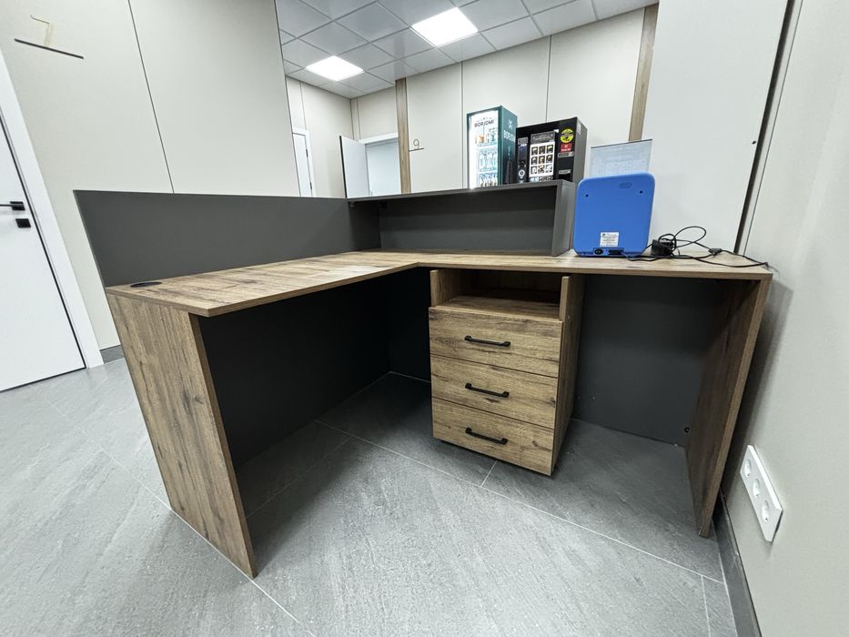 Ресепшен угловой б/у