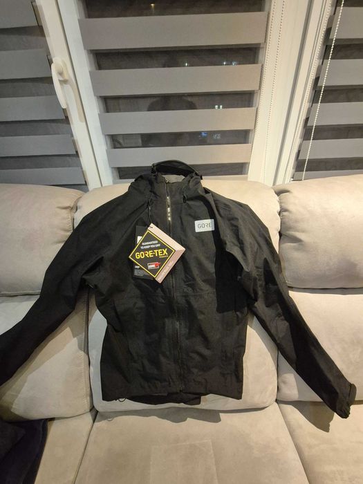 Ново оригинално Gore дамско яке с Gore-tex мембрана размер XS