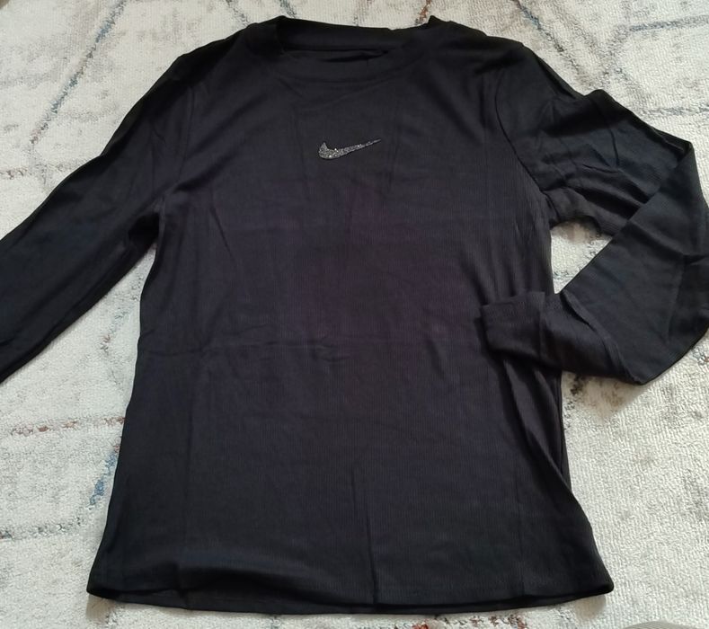 Продам базовые кофточки лонгслив новые