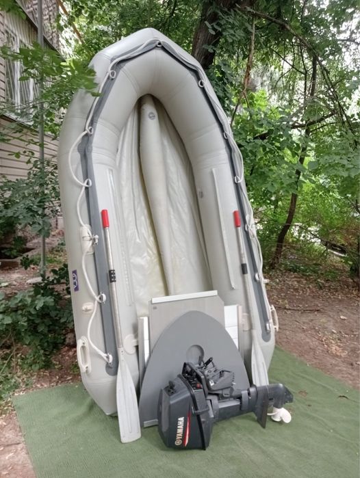 Продам лодку и матор YAMAHA 8