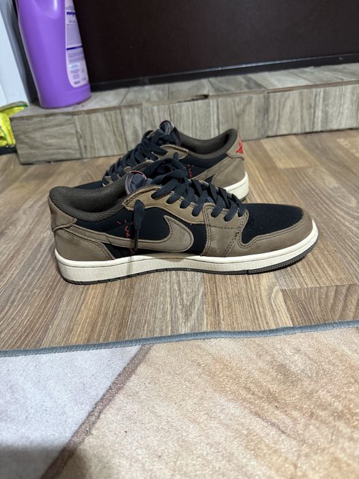 Air jordan low cactus jack