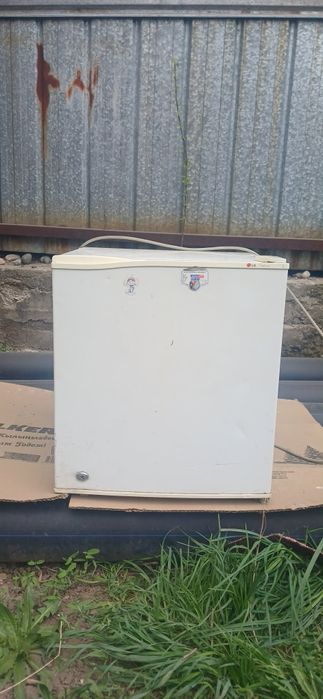 Холодильник/морозильник.