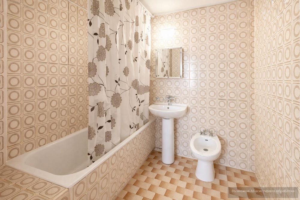 Тристаен апартамент под наем в Център