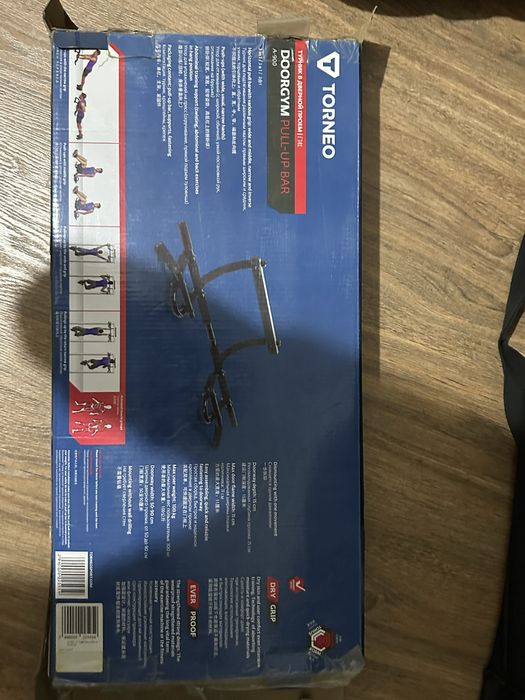 Турник в дверной проём TORNEO