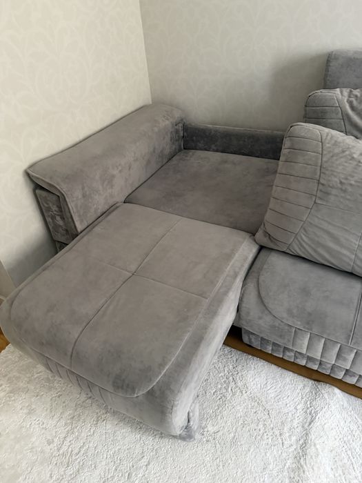 Продаю диван в гостинную