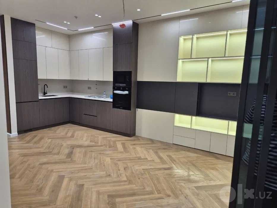 "Akay City мирзо 2/7/25 50м2 Сотилади квартира "