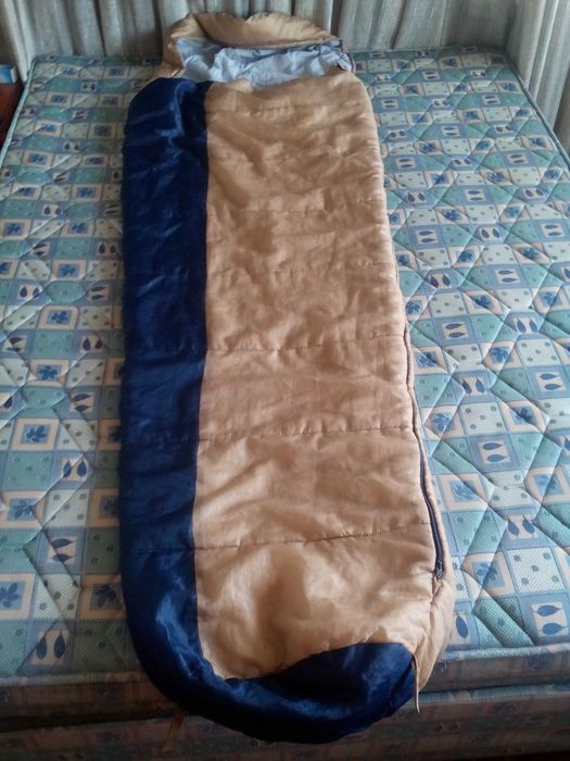 Спален чувал за къмпинг