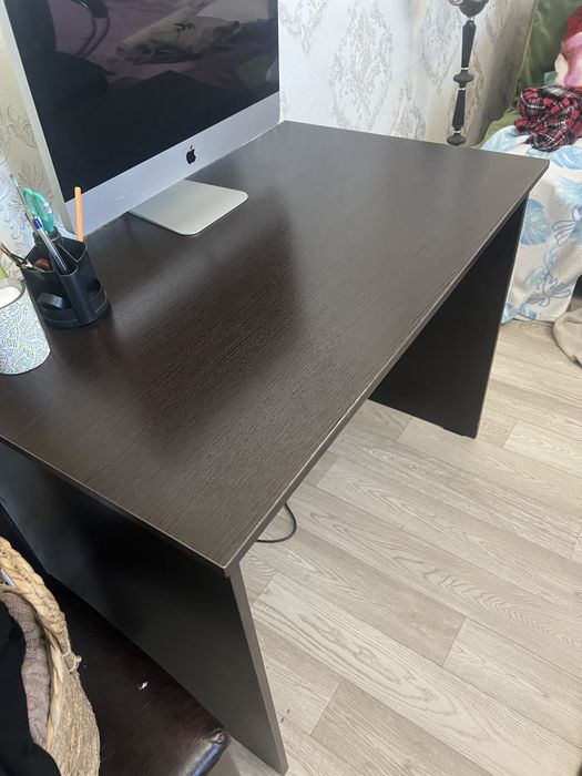 Компьютерный стол без ящиков