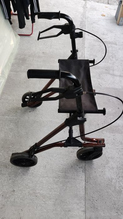 алуминиева проходилка ролатор