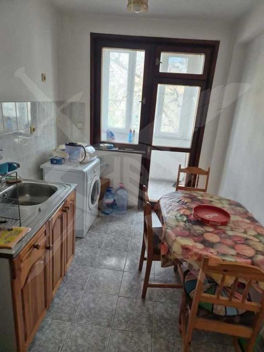 Дава се под наем Тристаен апартамент в Бургас, Център - 66 кв.м за 498.27 € - Снимка #2