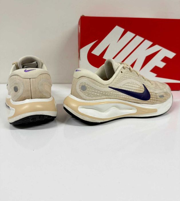 Nike Journey Road Running