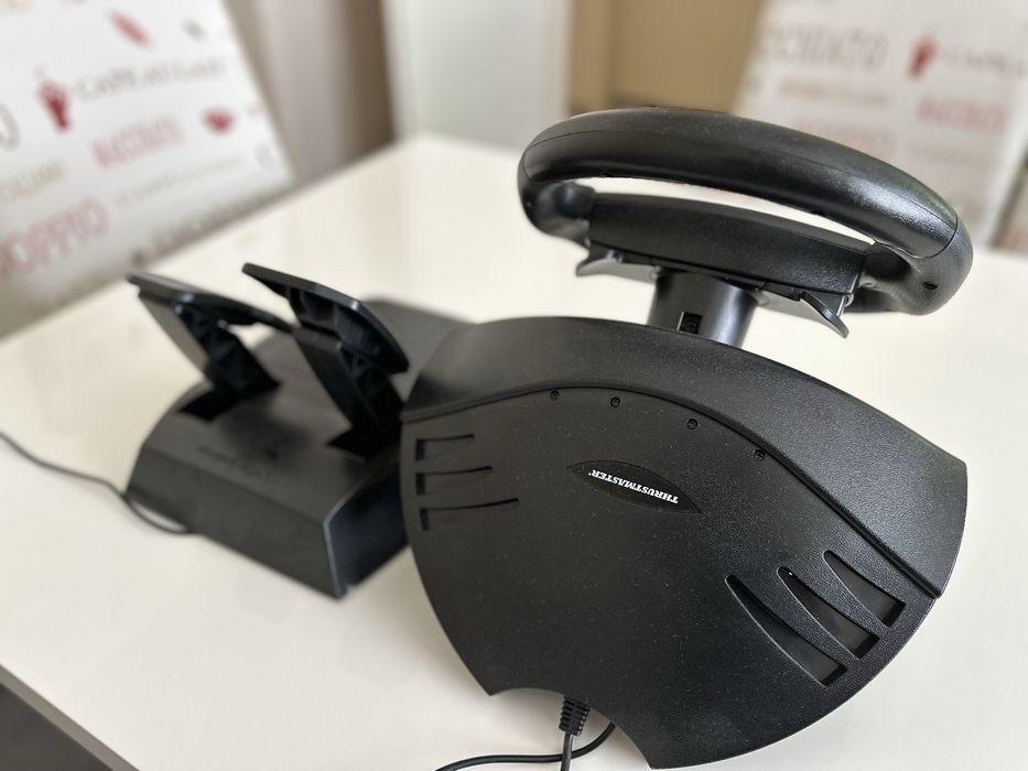 Волан за игра Thrustmaster T180 съвместим с PS5 и PS4