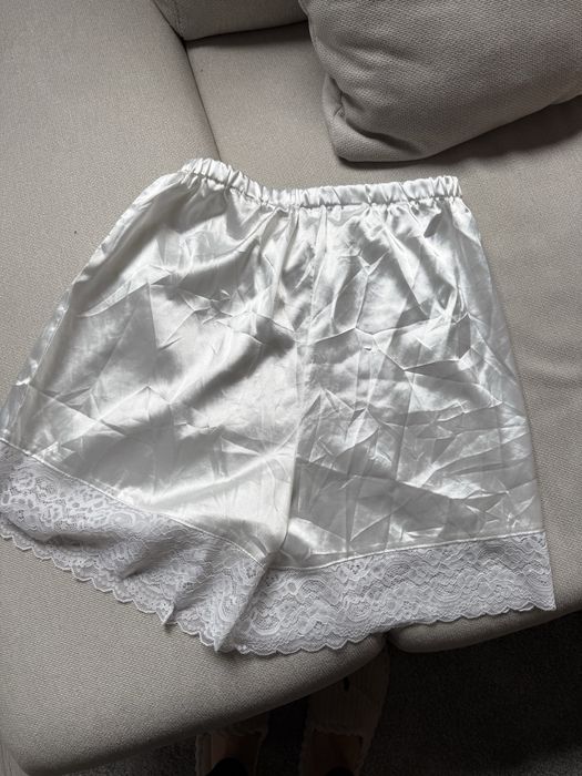 Къси сатенени панталонки