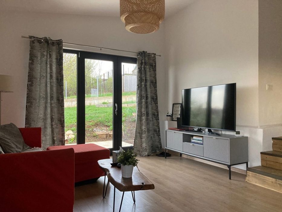 Casa de vanzare sau inchiriere  Dezmir