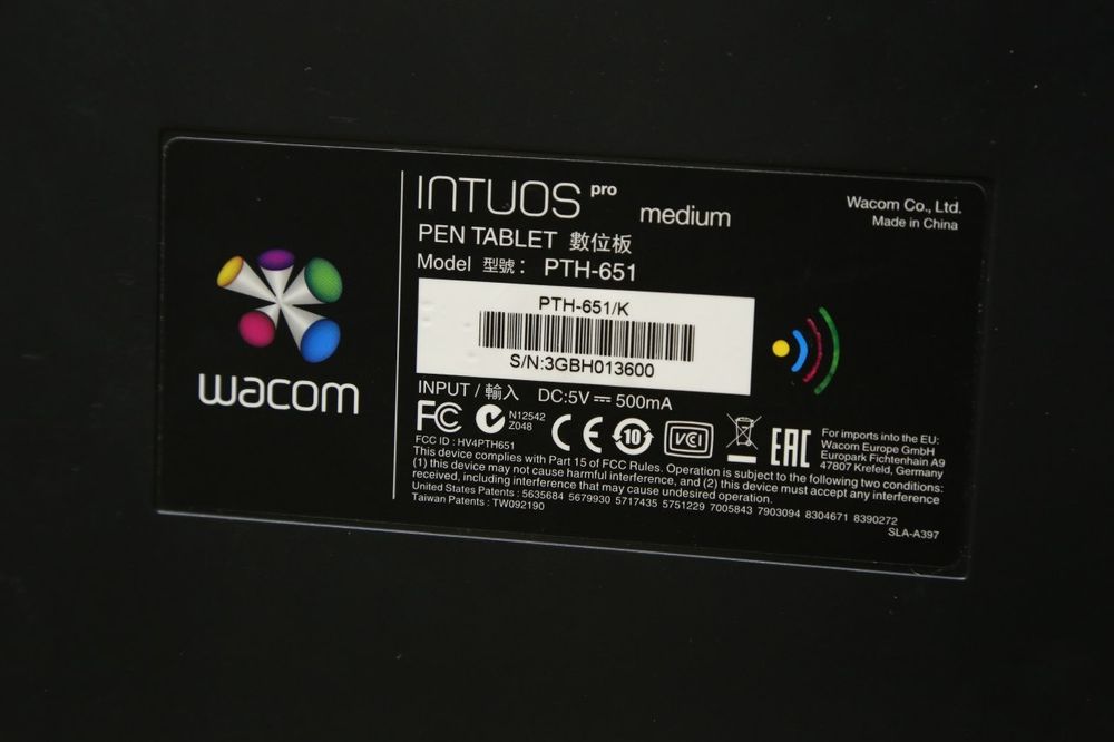 Wacom Intuos Pro Pen and Touch M.