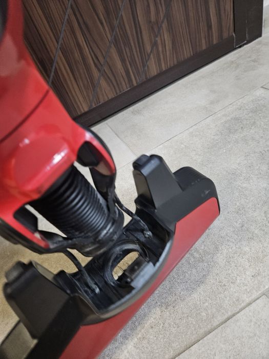 Вертикална прахосмукачка Bosch