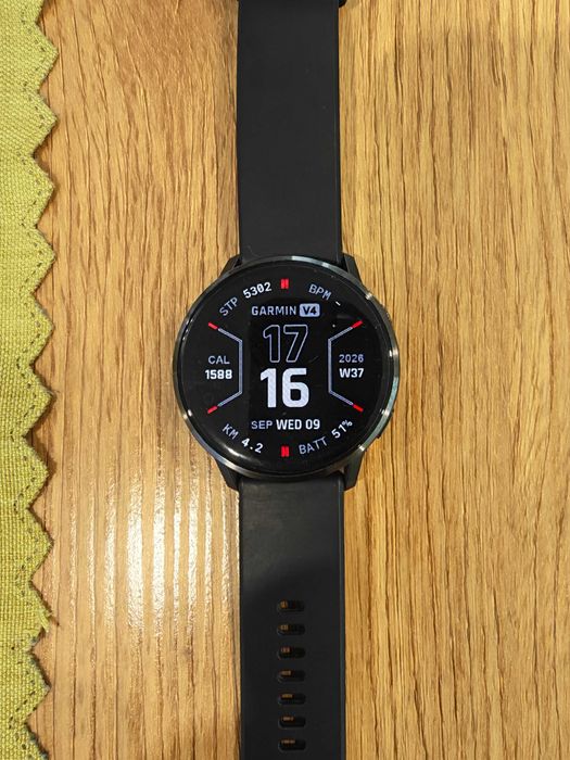 Продавам смарт часовник Garmin Venu 4