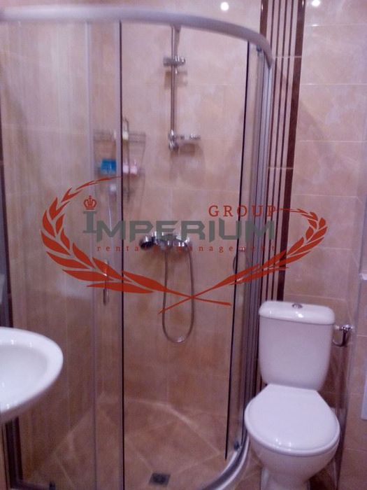 Двустаен обзаведен апартамент под наем в централната част на град Вар