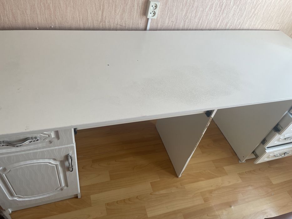 Кровать детский и шкаф и стол