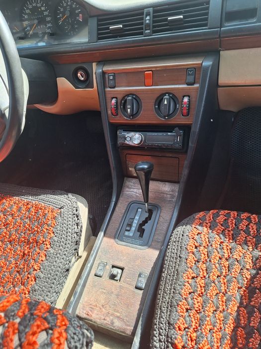 Мерседес 124 (автомат)