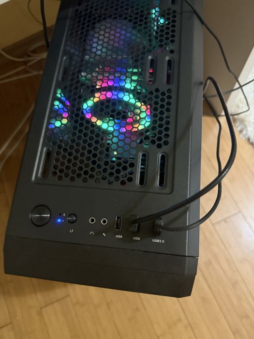 Vand pc gaming folosit