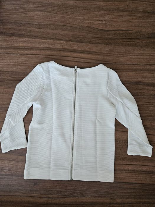 Bluza alba cu fermoar la spate