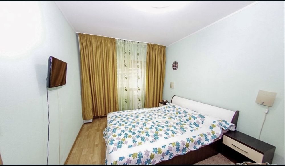 Vand apartament zona foarte buna!