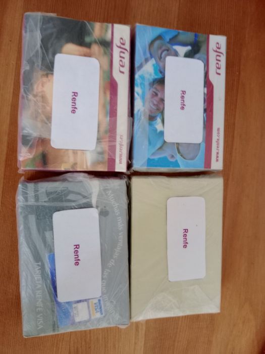 14 perechi căști Renfe (4  modele)