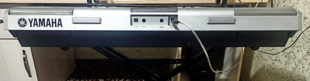 Yamaha psr E413 sotiladi