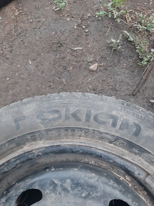 Продам шины б/у с дисками