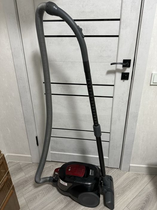 Продам б/у пылесос LG