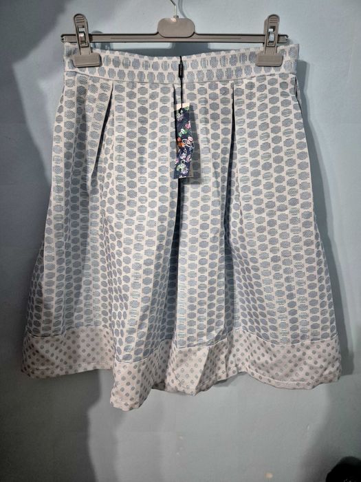 Fusta marime 40 cu eticheta