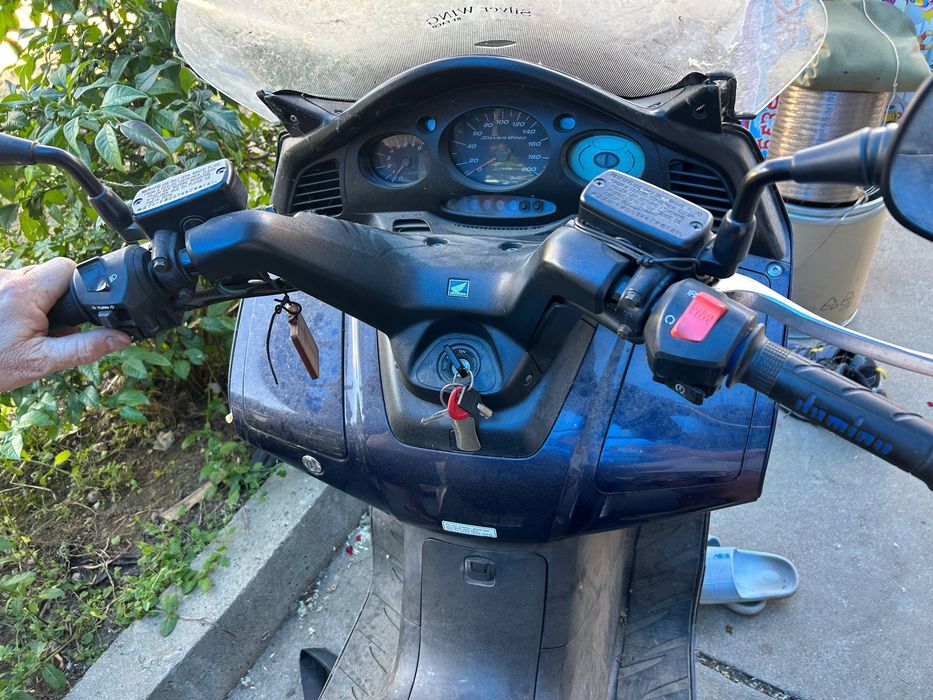 Скутер Honda Silver Wing 600 2003
