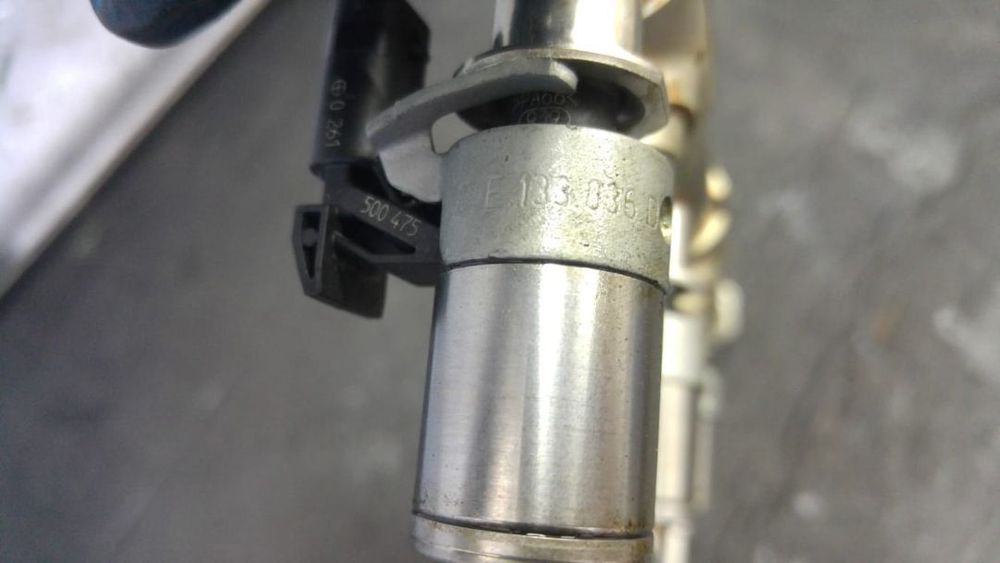 injector 1.0 b vw t-roc vw golf 7 skoda octavia 3 audi a3 8v  04e133036d