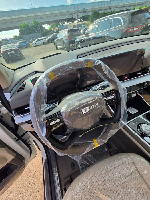 KIA Karnival 1.6T Hybrid full option