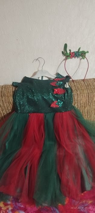 Комбенизон и платье на девочку.