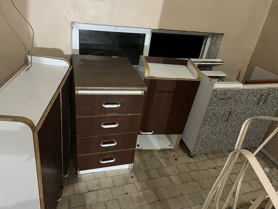Mebel sotiladi 300 ming