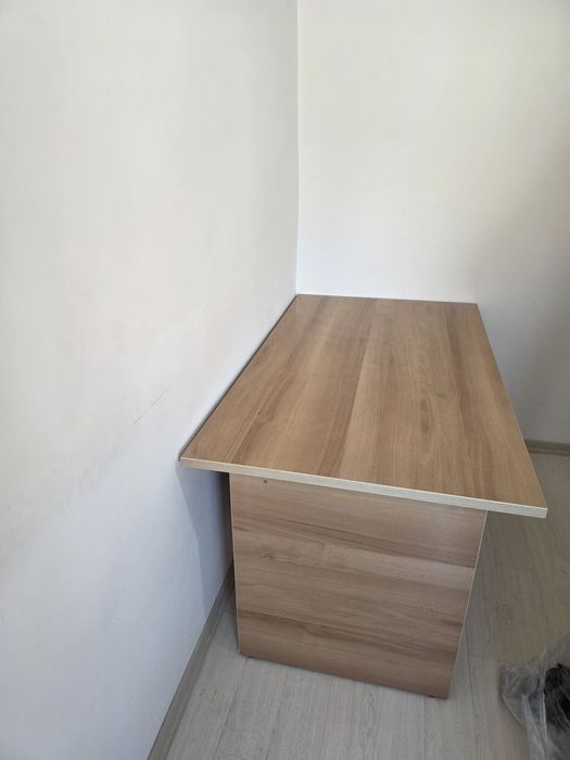 Vand birou +rollbox( organizator cu sertare)