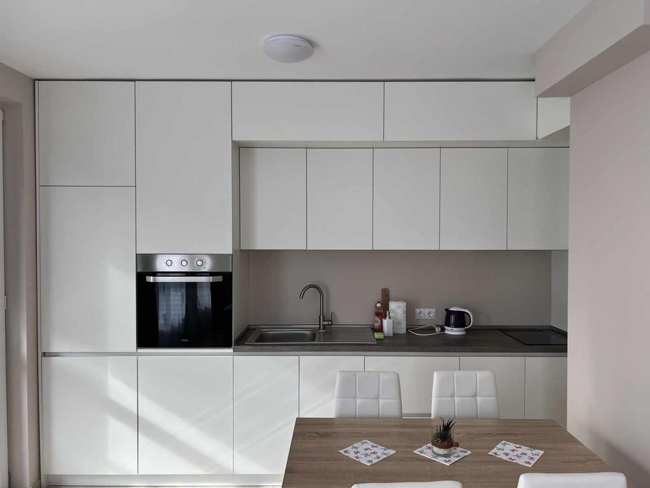 Дава се под наем Тристаен апартамент в София, Младост 2 - 100 кв.м за 1475 € - Снимка #1