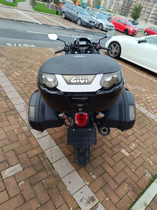 Honda integra 750