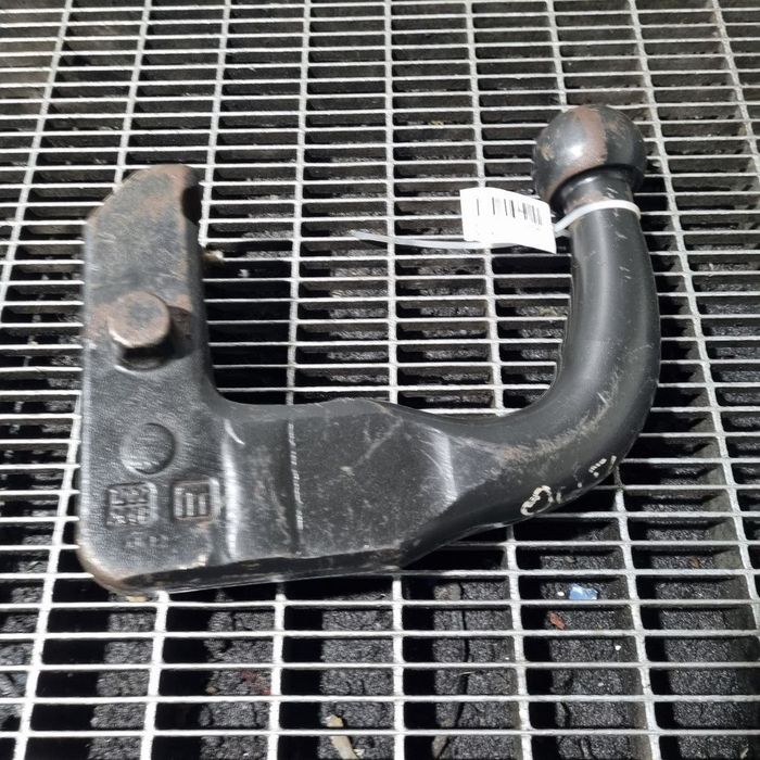 Carlig remorcare Mitsubishi Outlander Facelift 2009 - 2012 SUV 5 Usi (720)