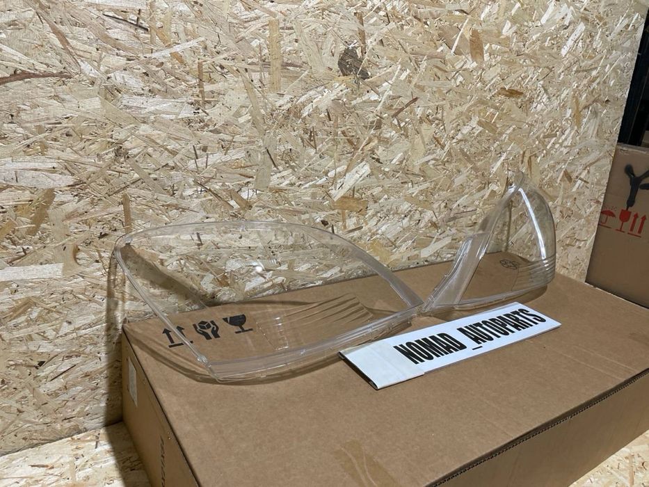 Стекло фары на GX470