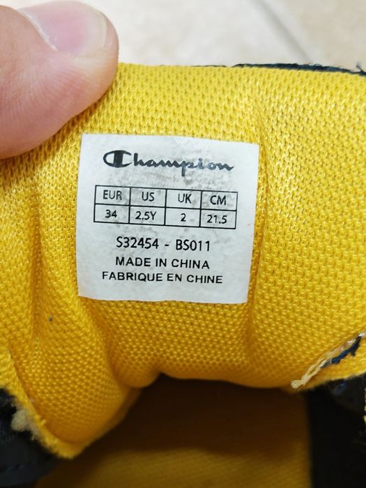 Adidași Champion 34