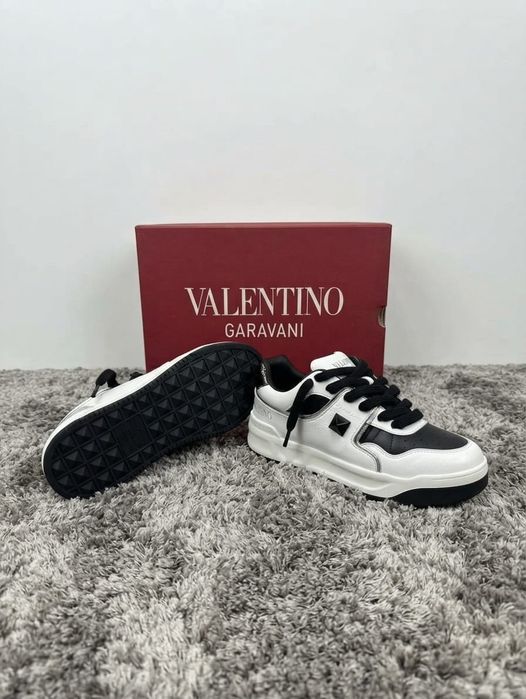Adidasi Valentino Garavani One Stud - Full Box