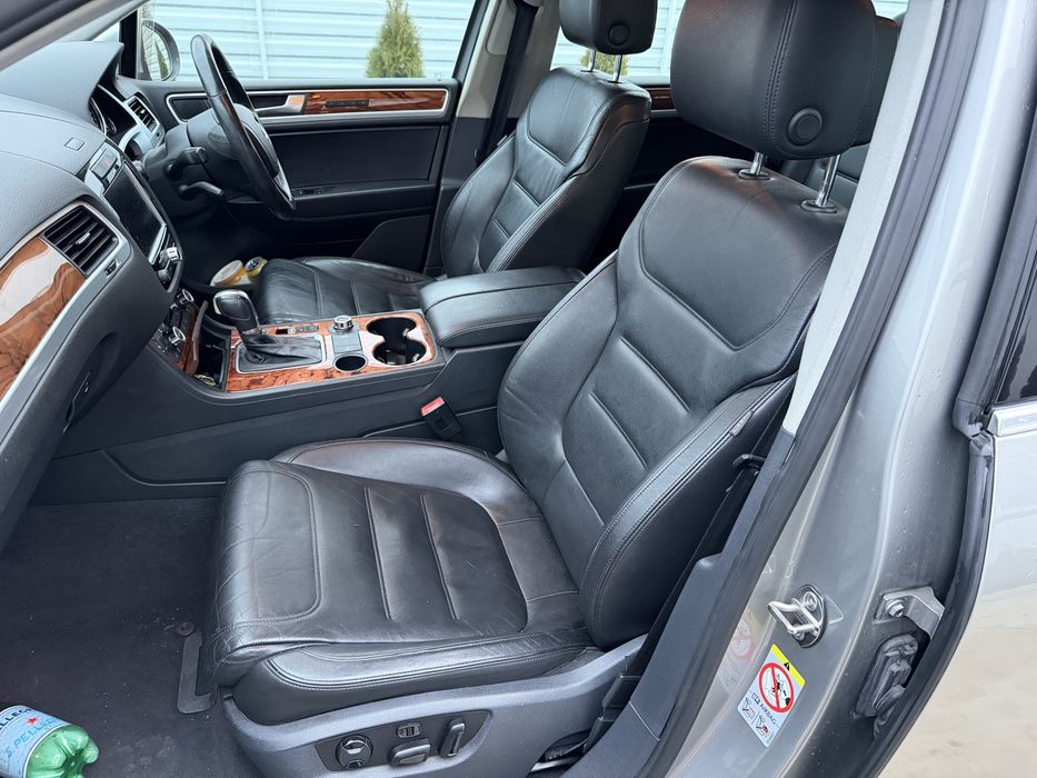 Dezmembrez touareg 7p hybrid 3.0tfsi CGE bixenon interior electric