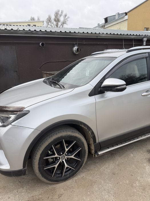 Автомобиль отличном состаяние!