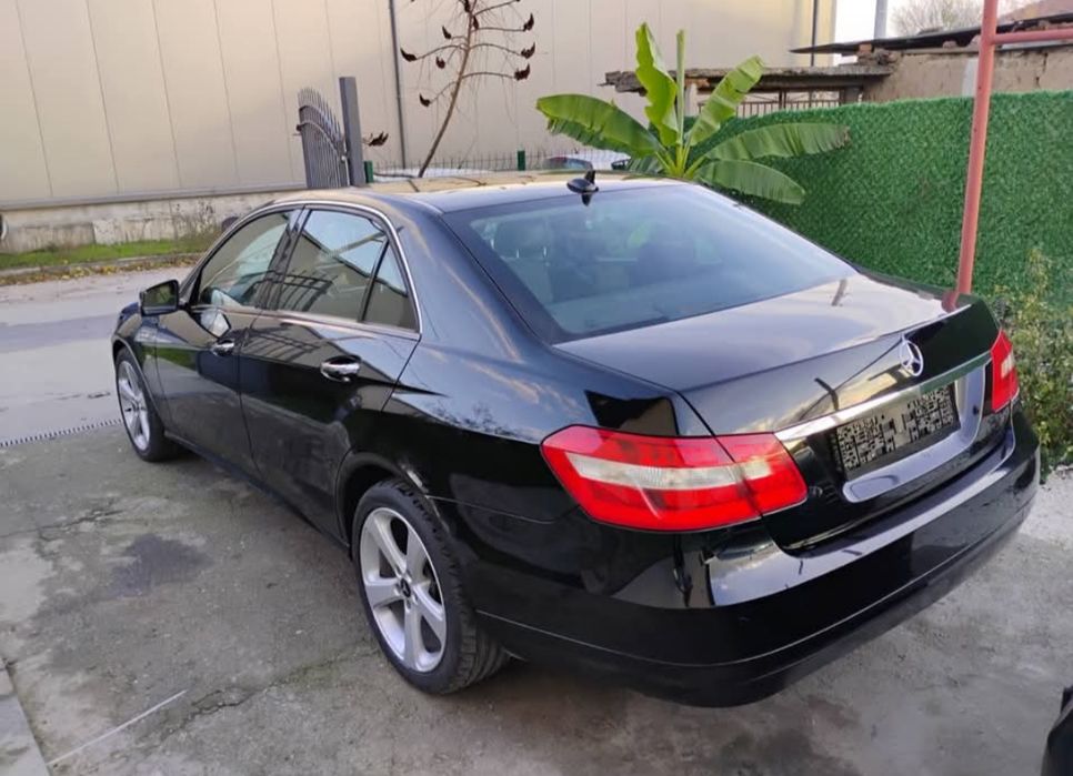 Мерцедес Е класа 2.0 Дизел ръчна кутия