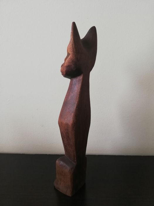 Котки. Фигурки от дърво.